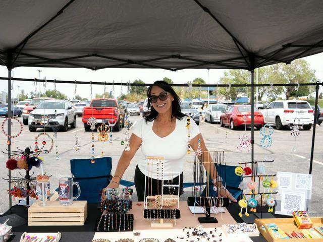 vendor jewelry booth